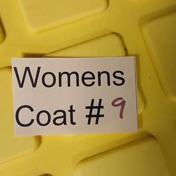 United Colors of Benetton navy blue doublebreasted trenchcoat. Size 10 - Picture 9 of 9